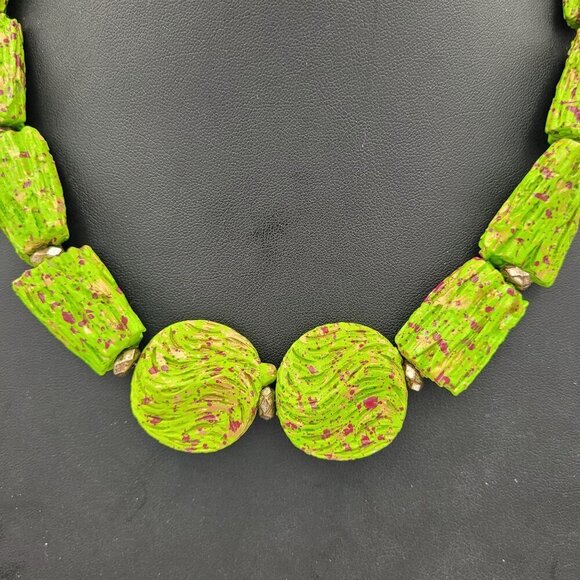 Vintage Green & Purple Beaded Necklace Barrel & Round Beads Heart Toggle Clasp - Picture 2 of 7